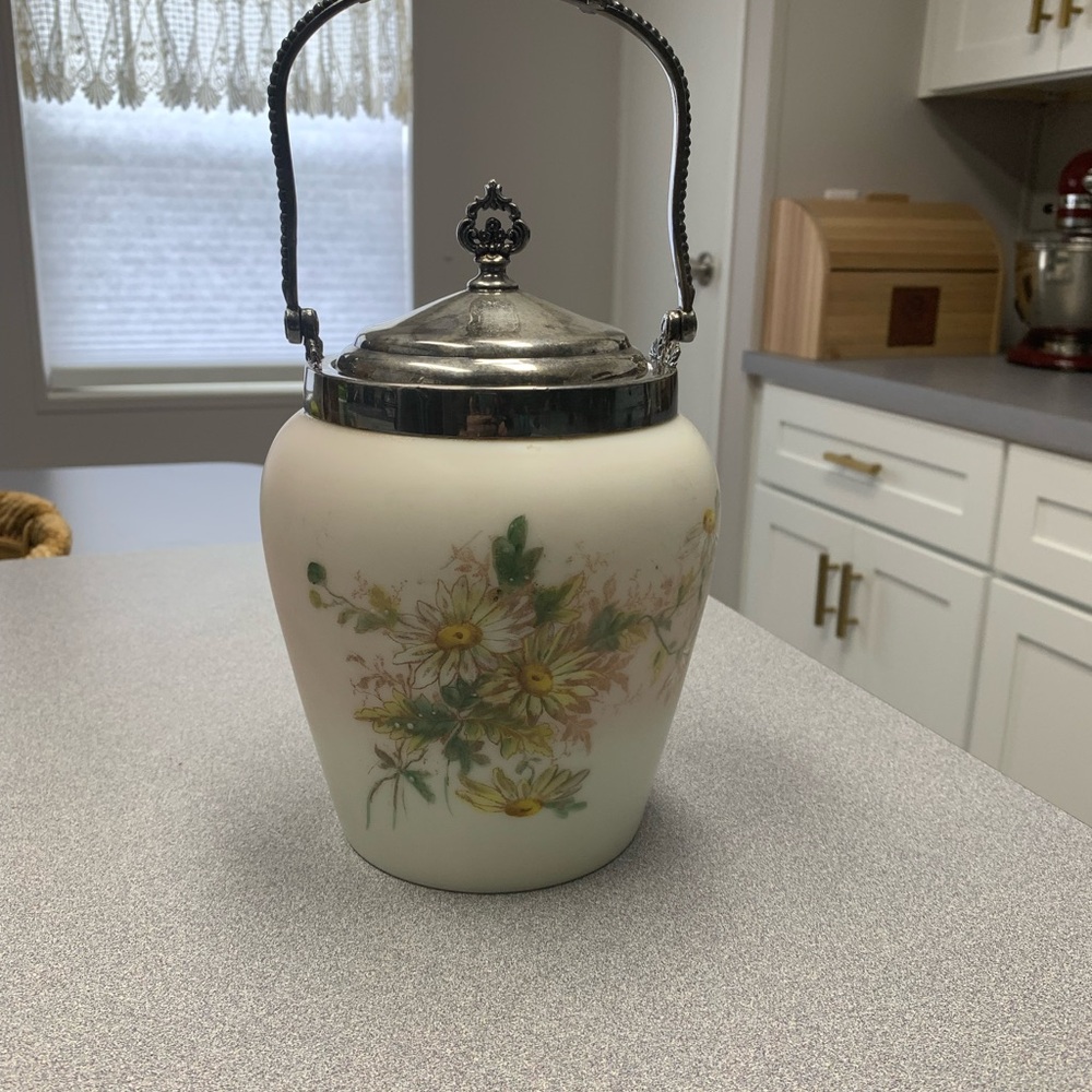 Vintage Van Bergh Silver Co. floral biscuit jar.  Made in US between 1880 & 1930